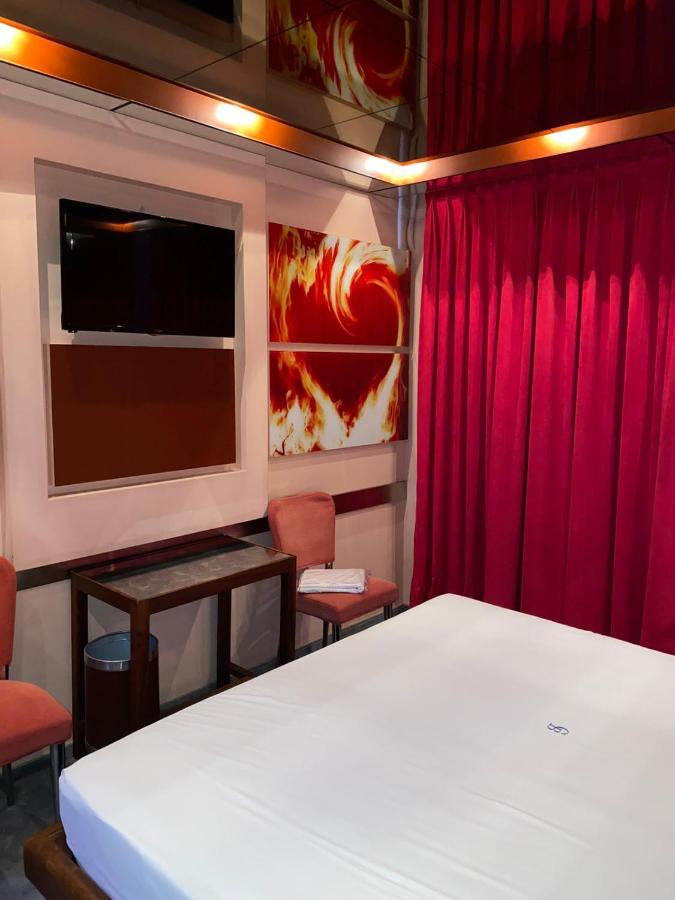The Crystal Blue Xaidari Hotel Skaramangas Ngoại thất bức ảnh